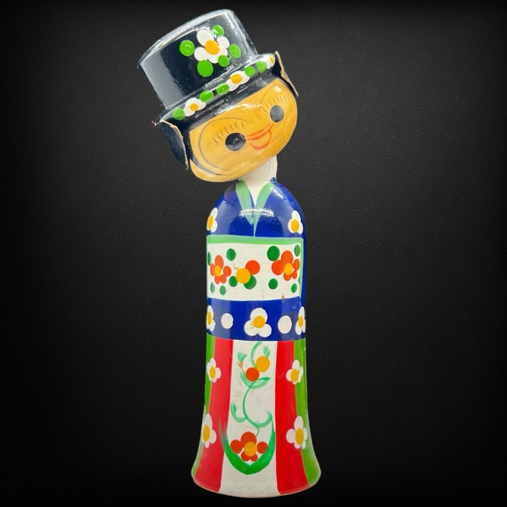Vintage Korean & Japanese Kokeshi Bobble Head Dolls - Picture 9 of 13